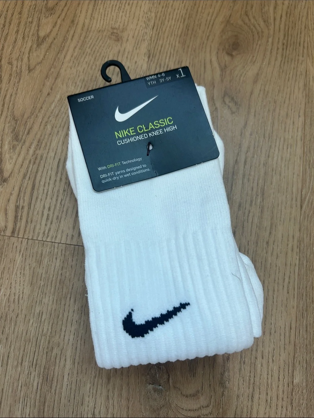 Nike classic Cushioned knee high White Socks Size Small YTH 3-5 Women’s 4-6 NWT